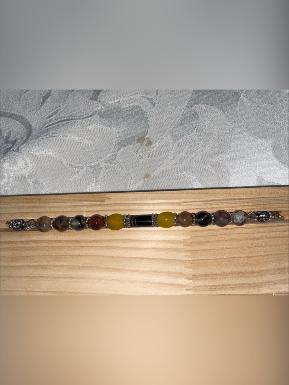 7.5” Elegant Multi-Color Stone beaded bracelet - Picture 8 of 9